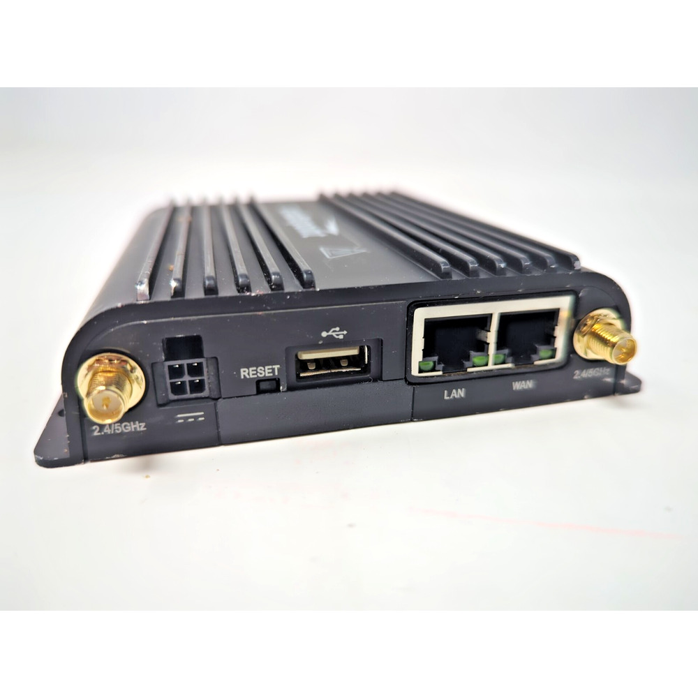 Cradlepoint IBR900-600M Mobile Router Unit LAN Port Rugged Router Model S5A749A - Picture 2 of 3